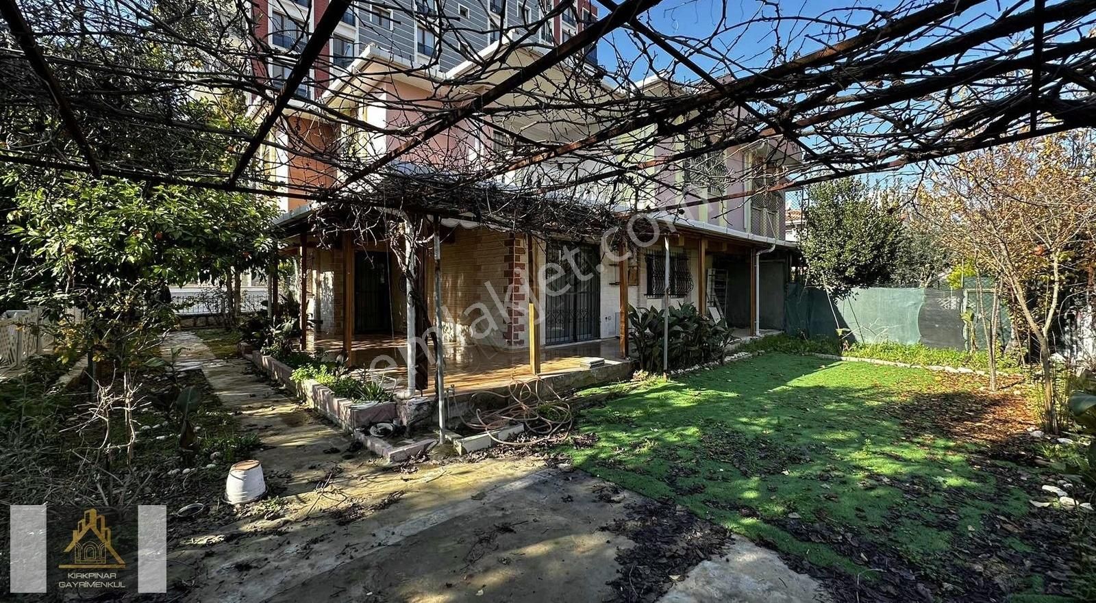 Acil Satılık Site İçi Eşyalı Villa