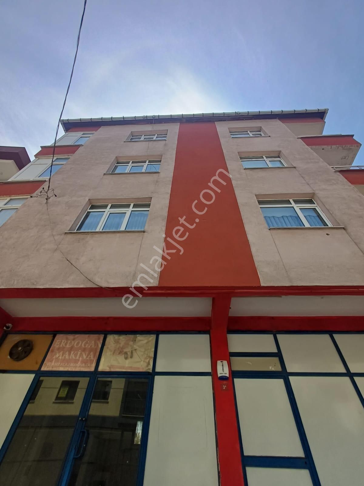 Adnan Kahveci Metroya Yürüme 120m2 Fırsat Kiralık Dükkan