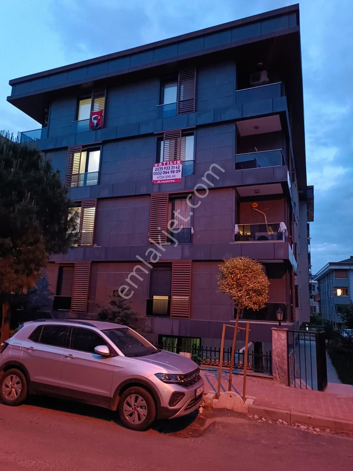 Bahçelievler Fuatpaşa Sokak'ta 3+1 Ara Kat Asansörlü Ve Otoparkla Satılık Daire