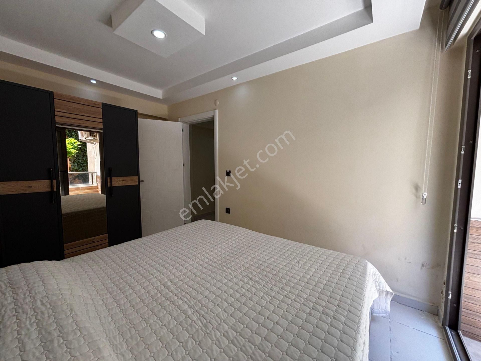 Muhteşem Konumlu Doğa İle İç İçe Denize Sıfır Özel Plajlı Daire - Görsel 16