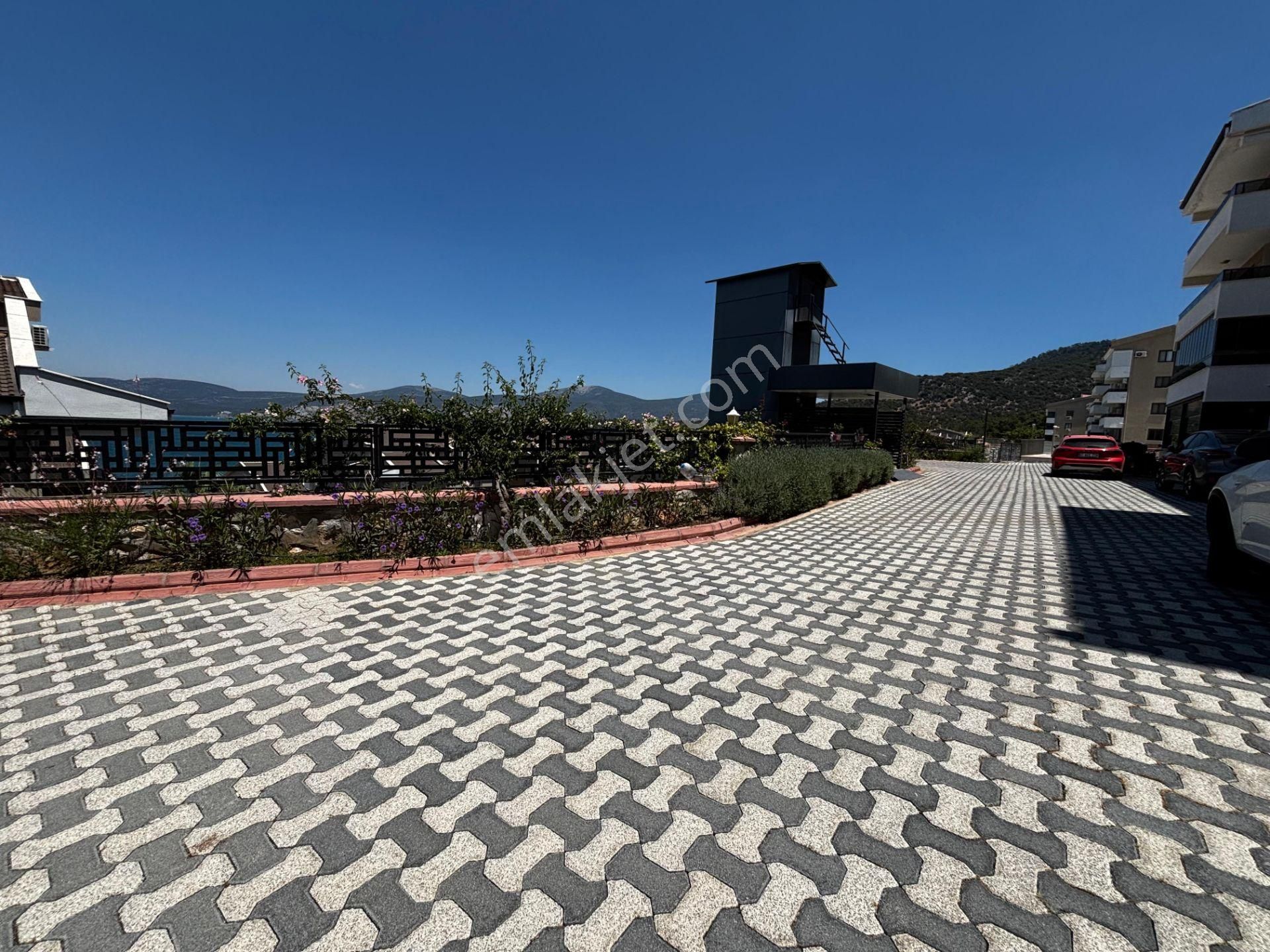 Muhteşem Konumlu Doğa İle İç İçe Denize Sıfır Özel Plajlı Daire - Görsel 26