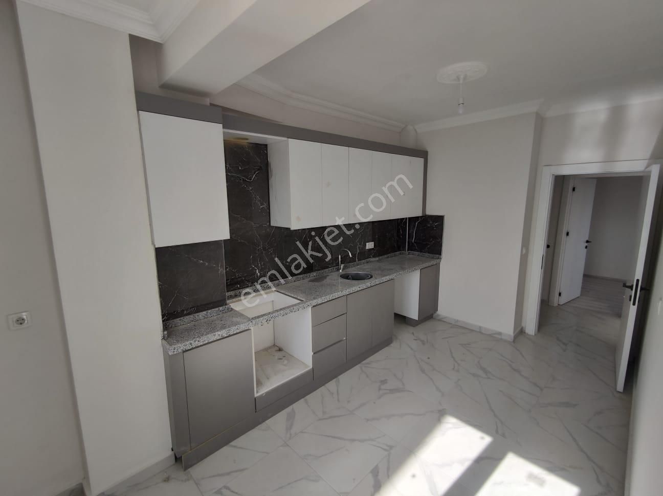 Antalya Kepez Ünsalda Kiralık Sıfır 2+1 Asansörlü Daire No.20468
