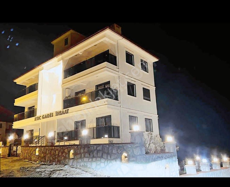 Deniz Manzaralı Sıfır Eşyalı Daire