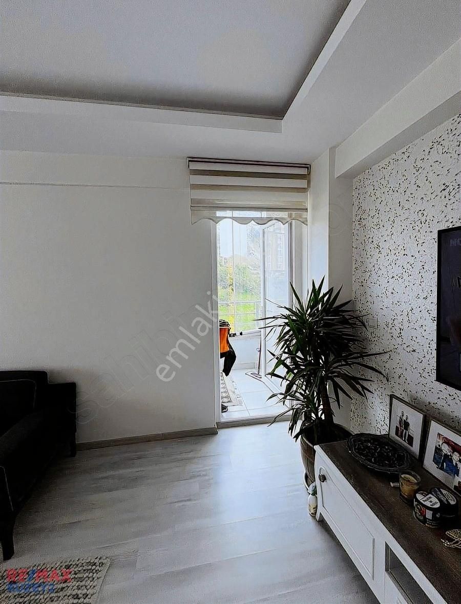 Remax Kuzey Murat Türk'ten Uludağ Mah Acil Satılık 3+1