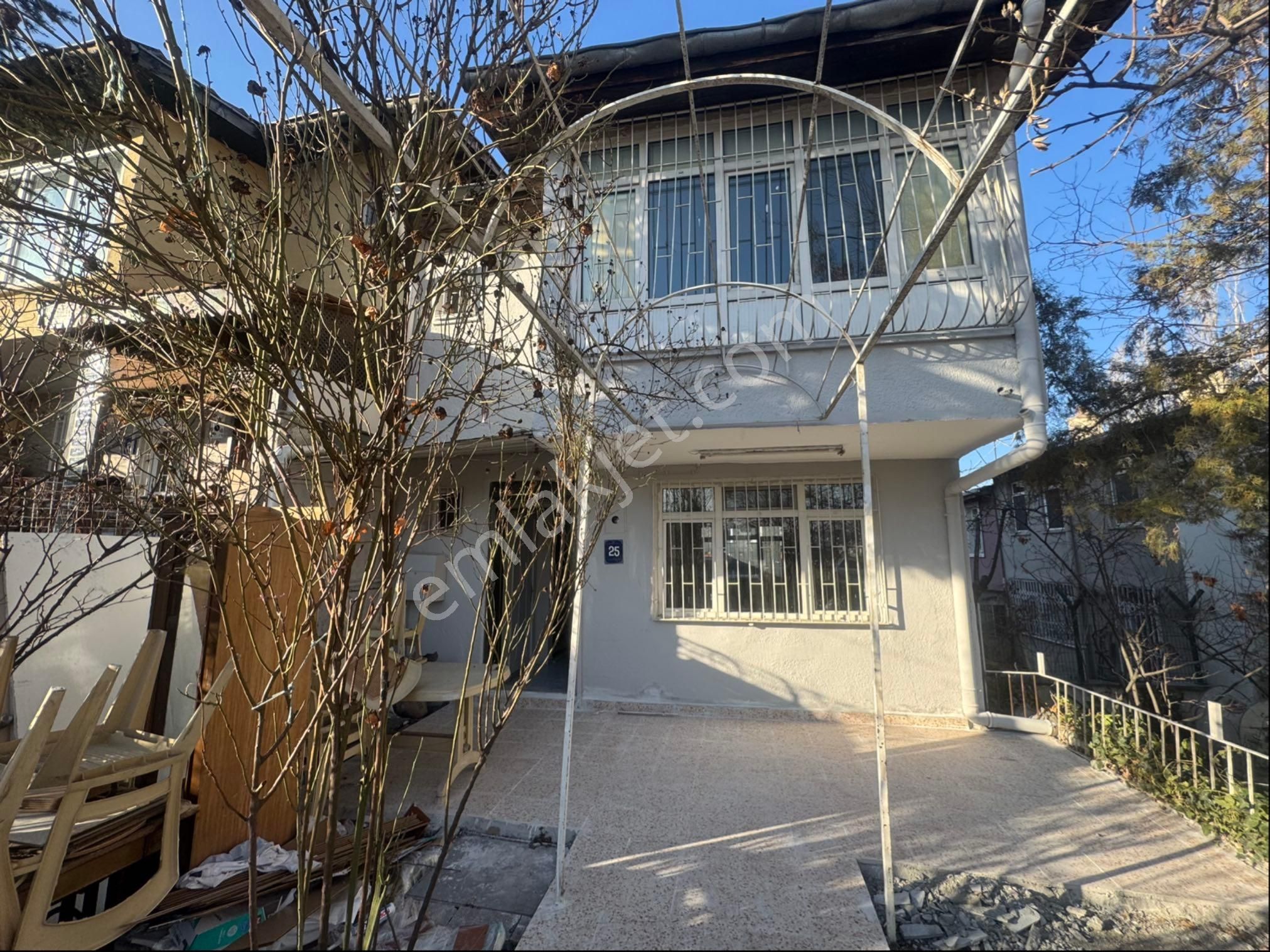 İlk Yerleşim Mahallesinde Kiralık Bahçeli Müstakil Ev