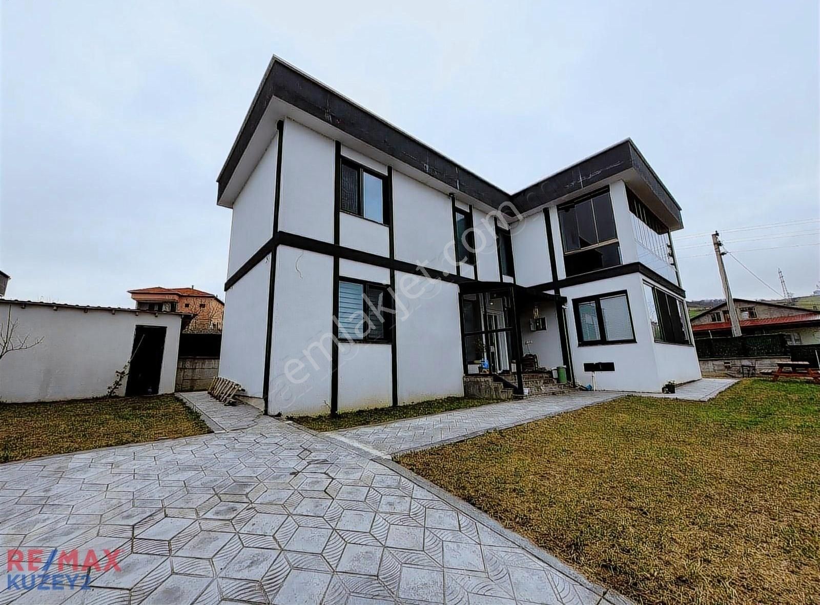 Remaks Sevcan Gürlevik'ten Deniz Manzaralı Satılık Villa
