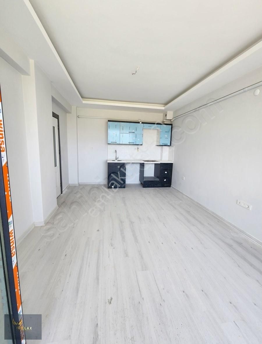 Yeni Mahallede Arakat Balkonlu 1+1 Daire