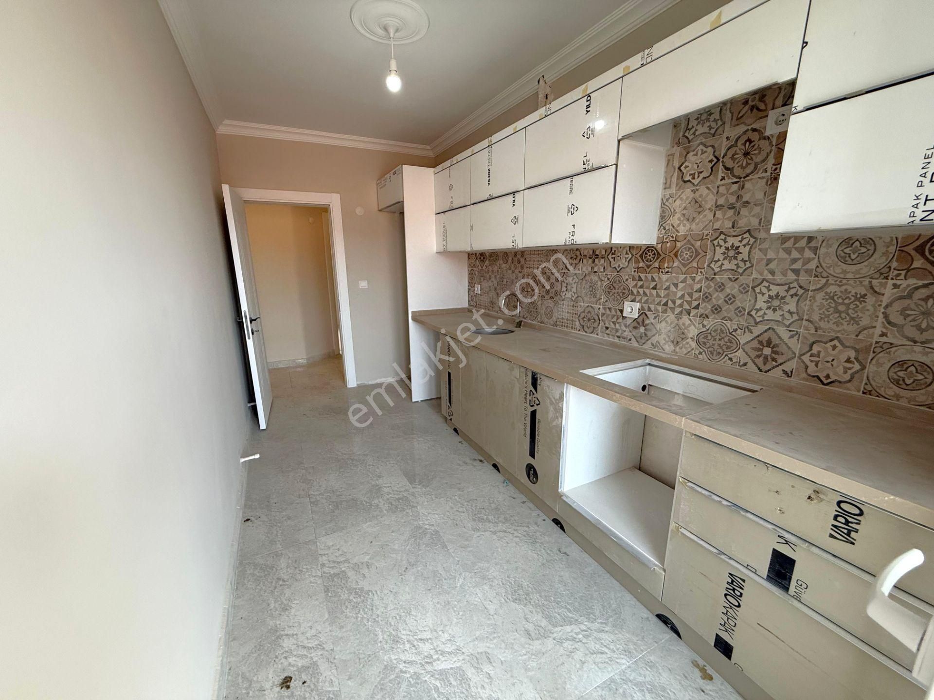 Dikili'de Arakat Kapalı Mutfak Satılık 2+1 Sıfır Daire