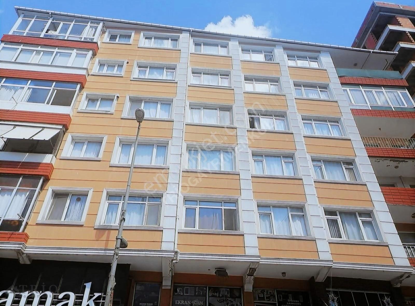 Küçükçekmece Cennet Mah. Satılık 2+1 Daire