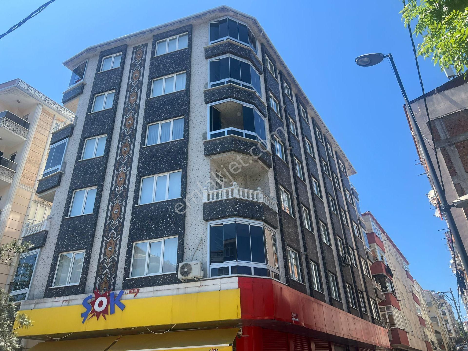 Tutar Emlak Dan Metrobüse Yakın Geniş Ferah 3+1 Ara Kat Daire