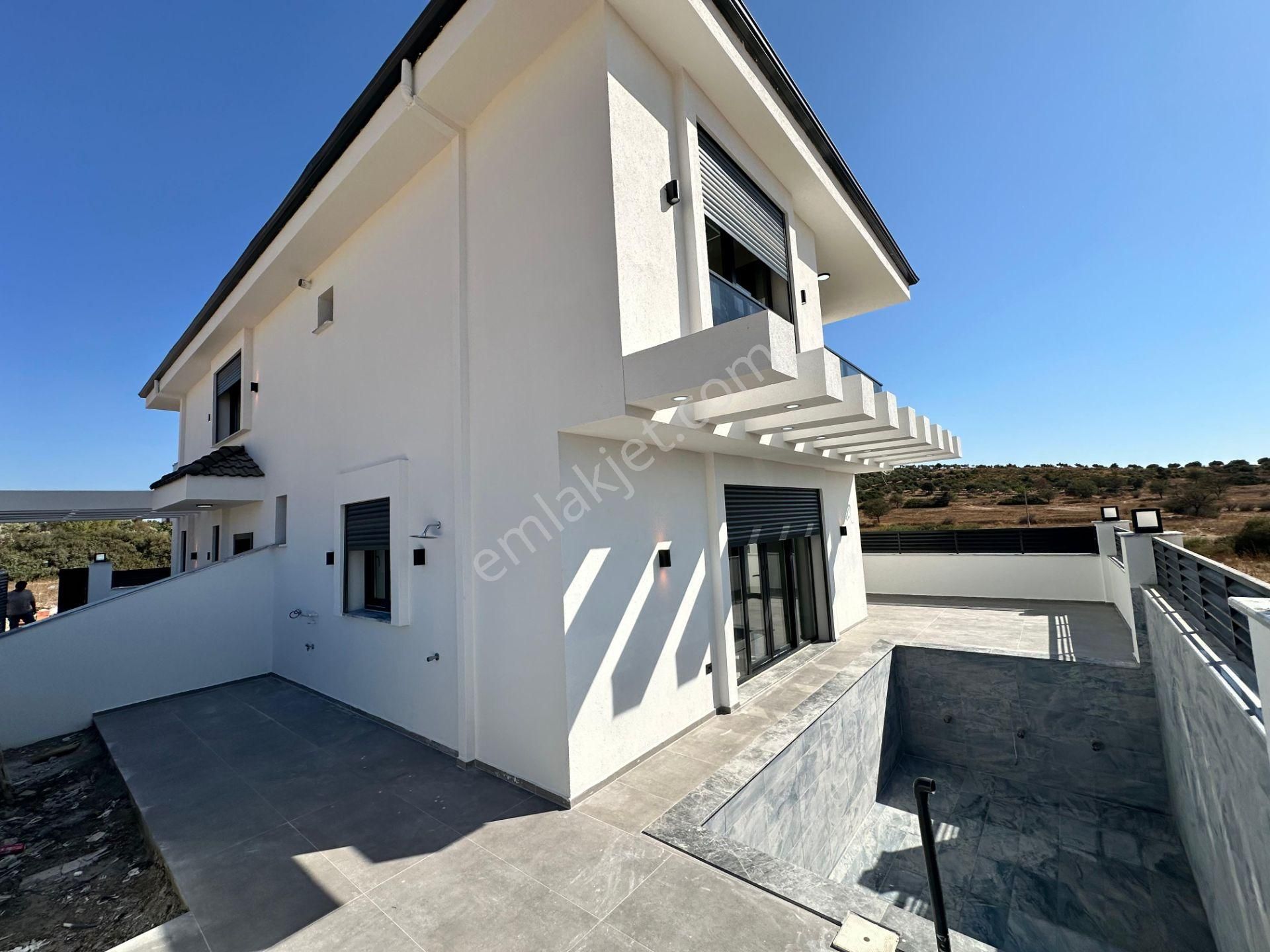 Didimde Satılık Müstakil Havuzlu Sıfır İskanı Alınmış 3+1 Plaja Yakın Villa