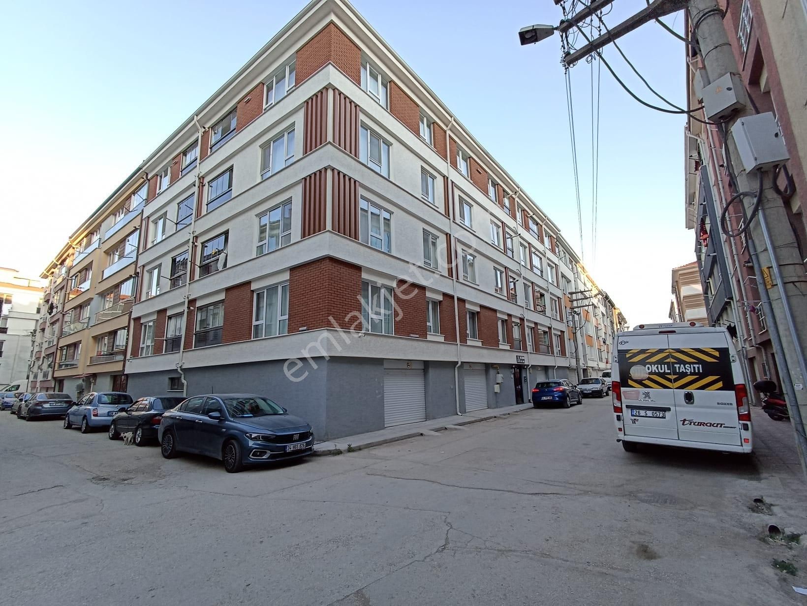 Century 21 Vizyon'dan Eskişehir Kumlubel Mah. Satılık 3+1 Daire