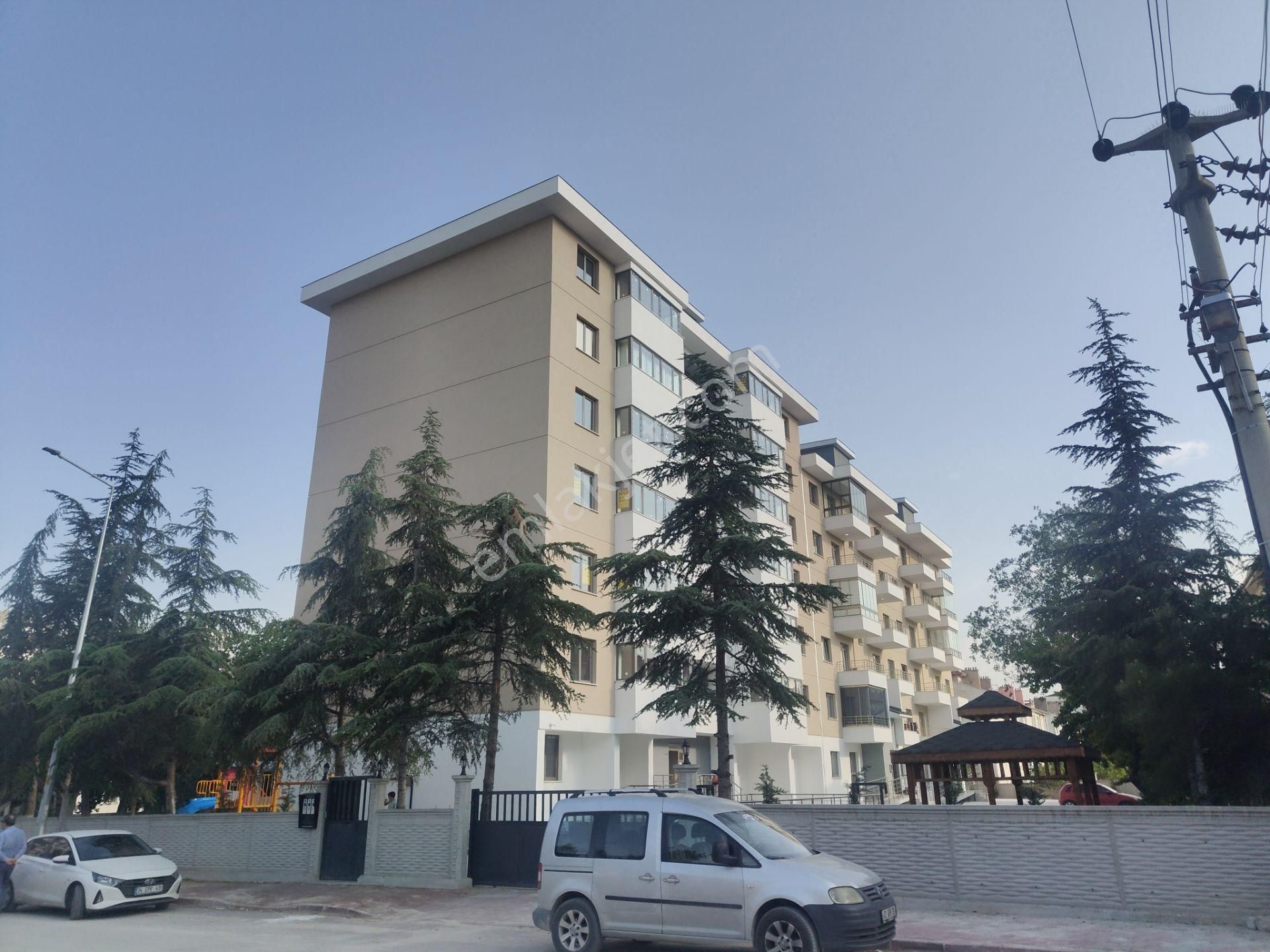 Hocacihan Esenler Mah. Kapalı Otoparklı 3+1 Sıfır Ara Kat Tapu Masrafı Yok