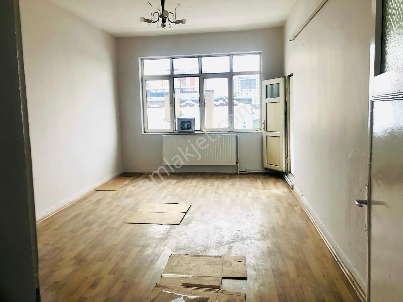 Hürriyet Mah. 2 Katlının 2.katı Kombili 3+1 Güney Cephe 120 M²