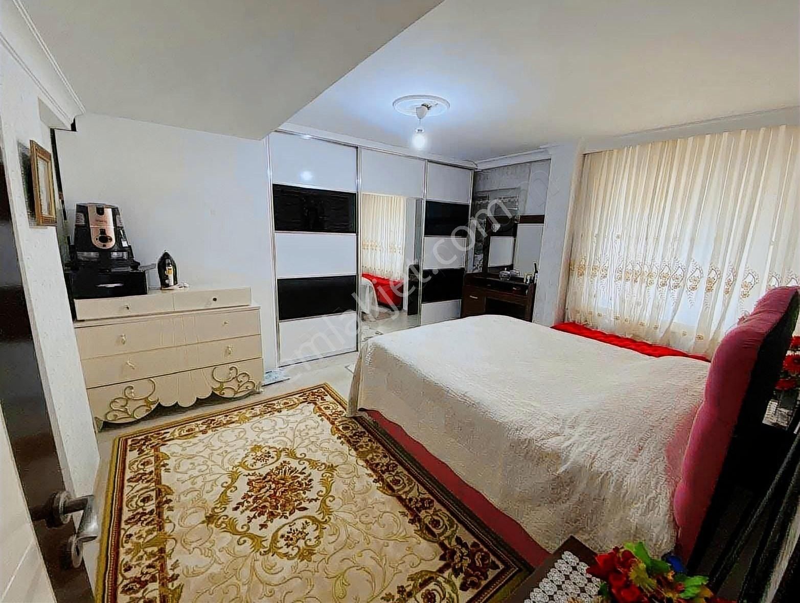 Derman'dan*stadyum Mevki*asansörlü*4+1*daire*