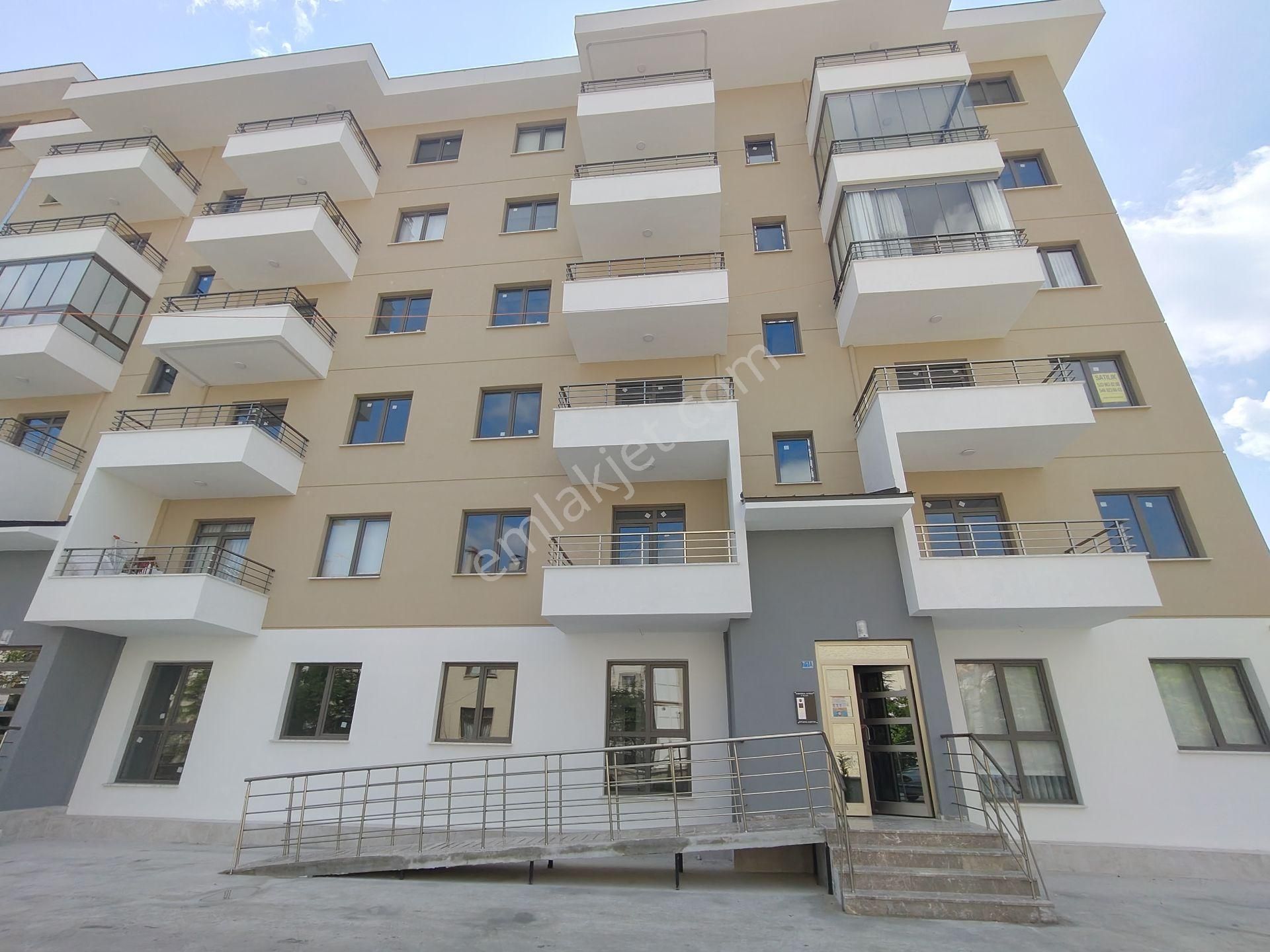 Hocacihan Esenler Mah.kapalı Otoparklı 2+1 Sıfır Ara Kat Daire