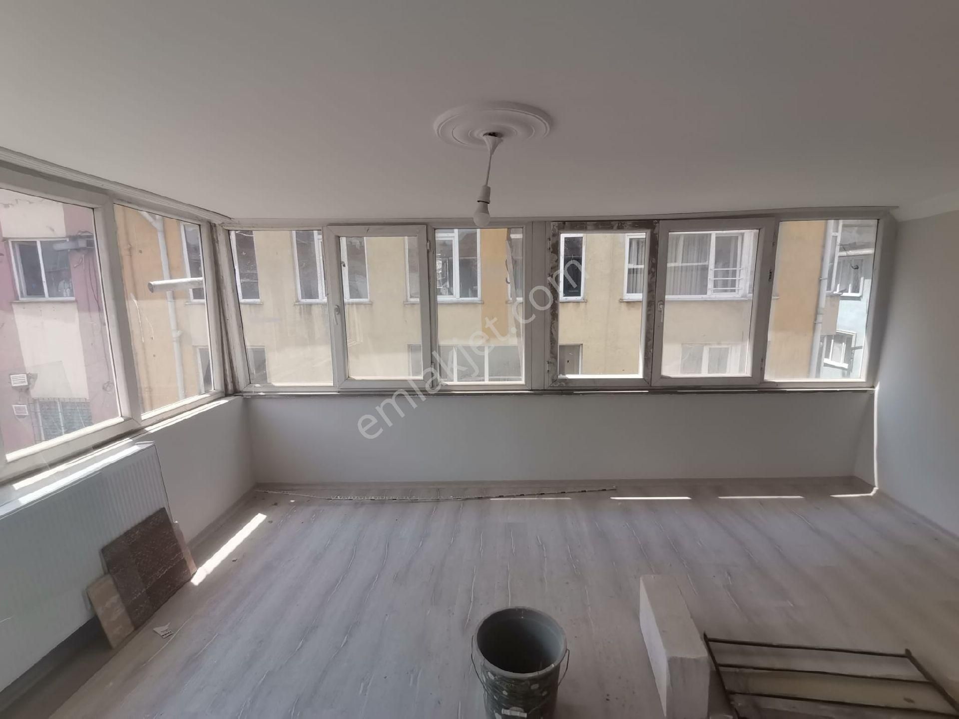 Telsizler Mahallesinde 2+1 65 M2 Satılık Daire