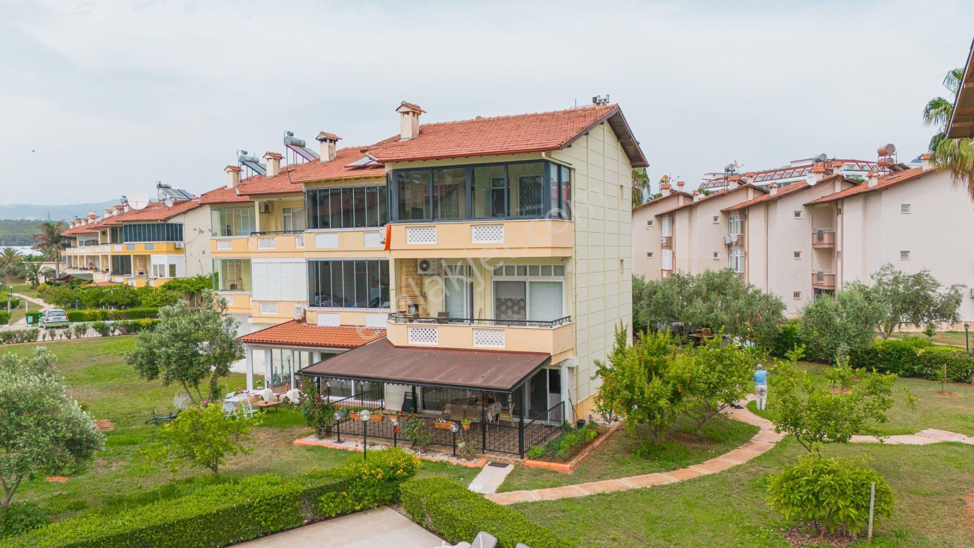 Tripleks 4+1 Müstakil Özel Büyük Bahçeli Manzaralı Fırsat Villa