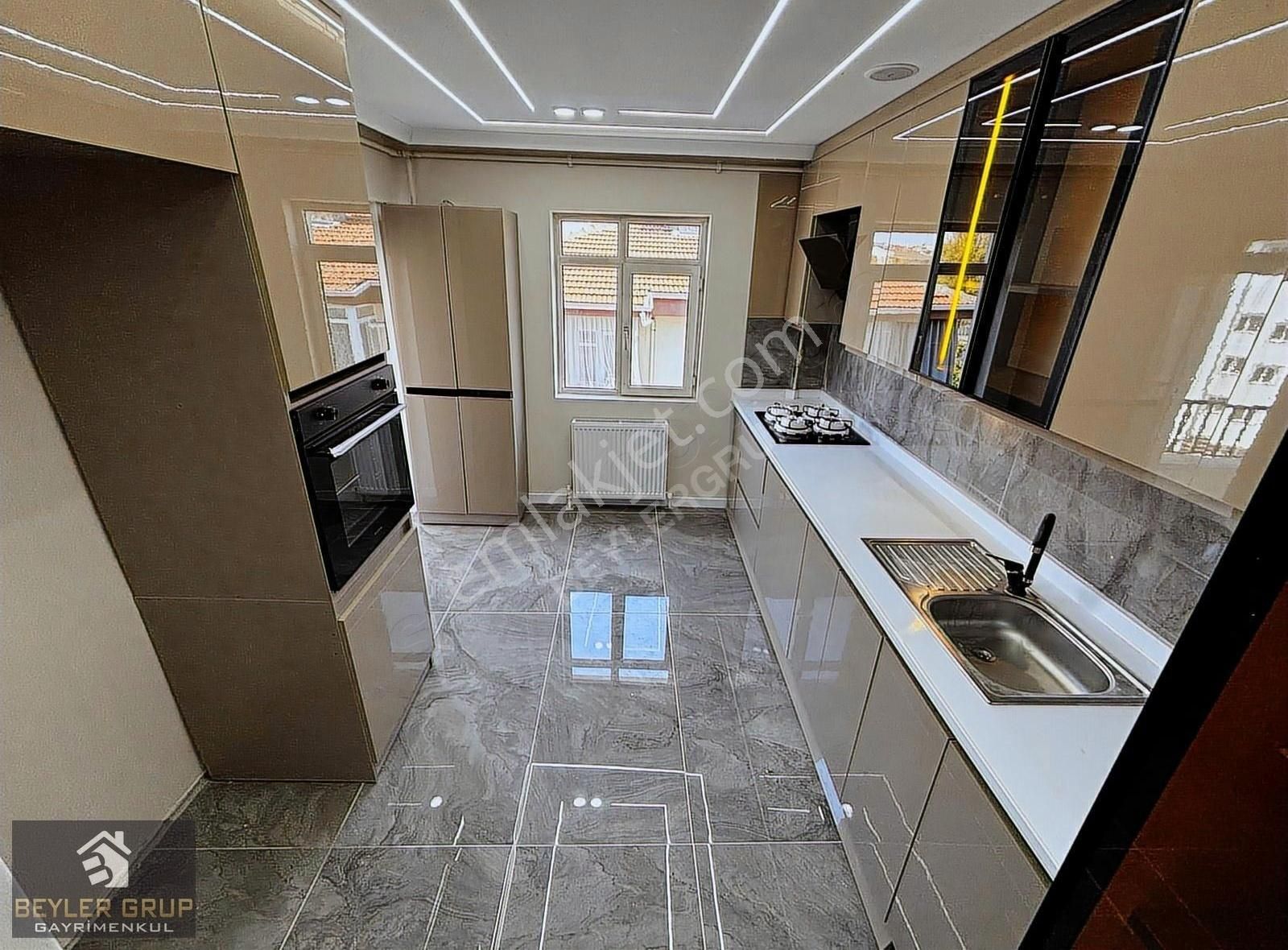 Etimesgut Topçu Mh'de Ön Cephe Lüx Tasarımlı Bağımsız 4+1 Daire!