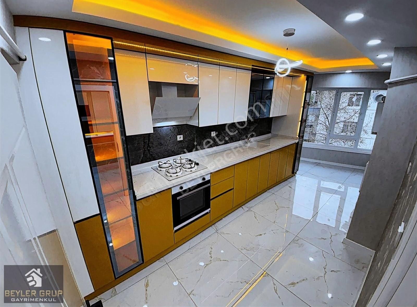 Sincan İstasyon Mh'de Caddeye Yakın Katta Full Yapılı 3+1 Daire