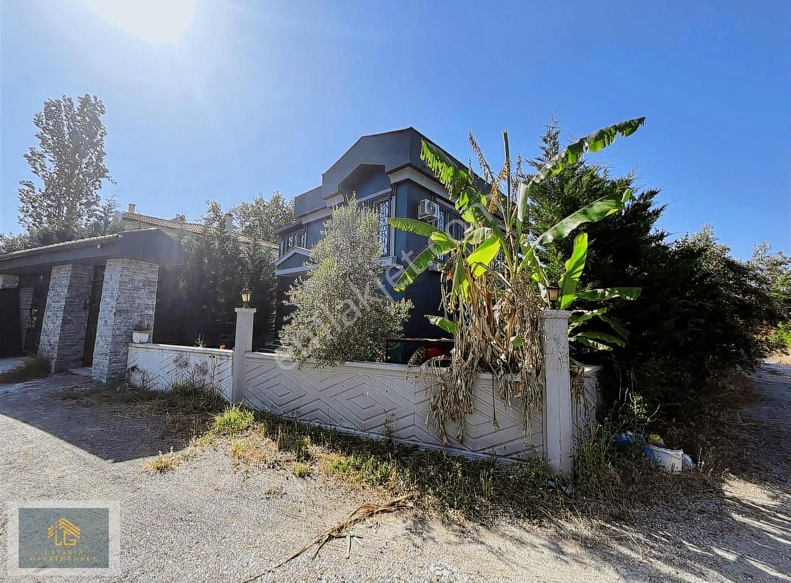 Lavınıa'dan Satılık Müstakil Villa
