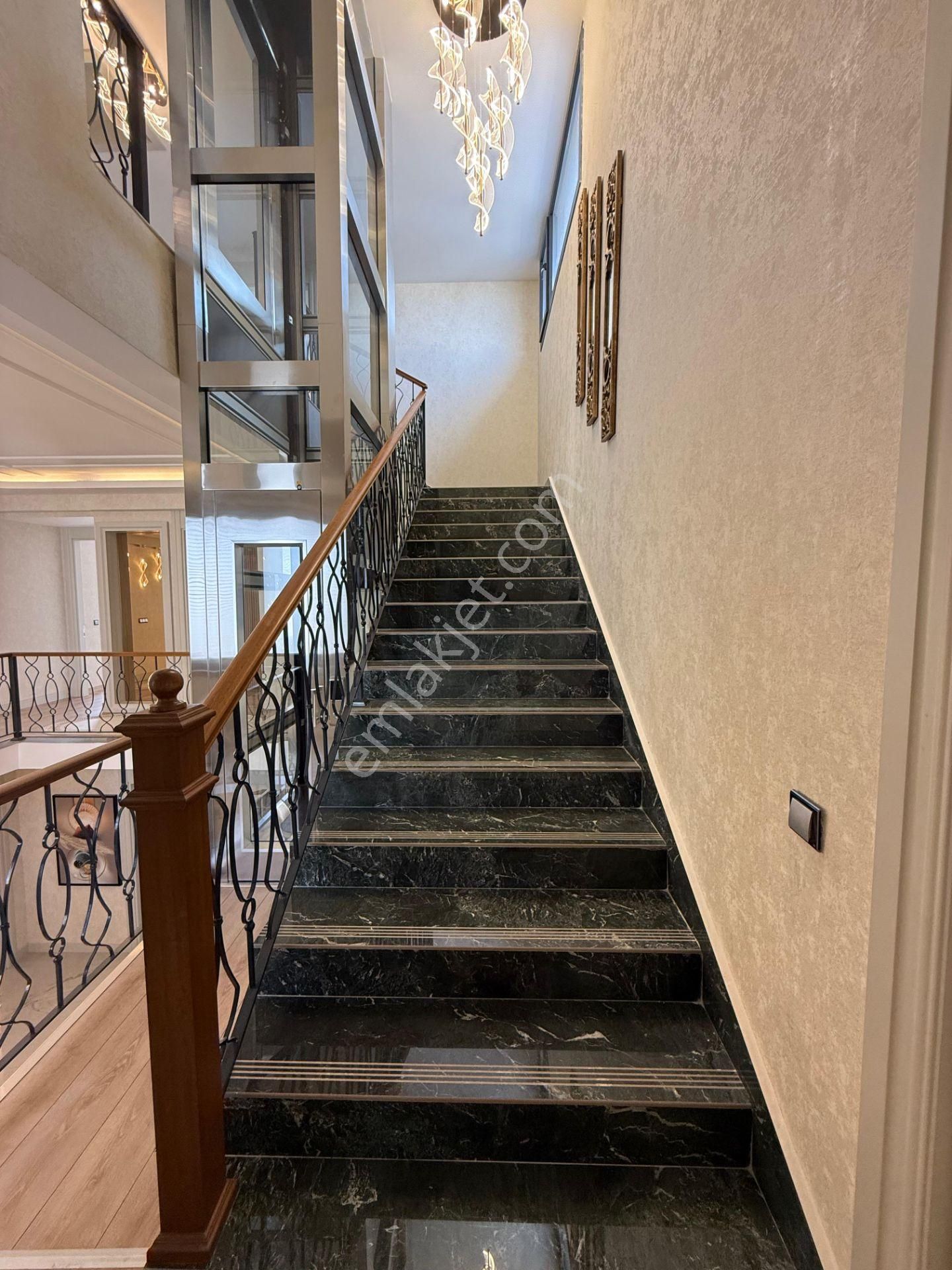 Silvan Yolu Üzerinde Elektriğini Kendi Üreten Satılık Doublex Villa - Görsel 21