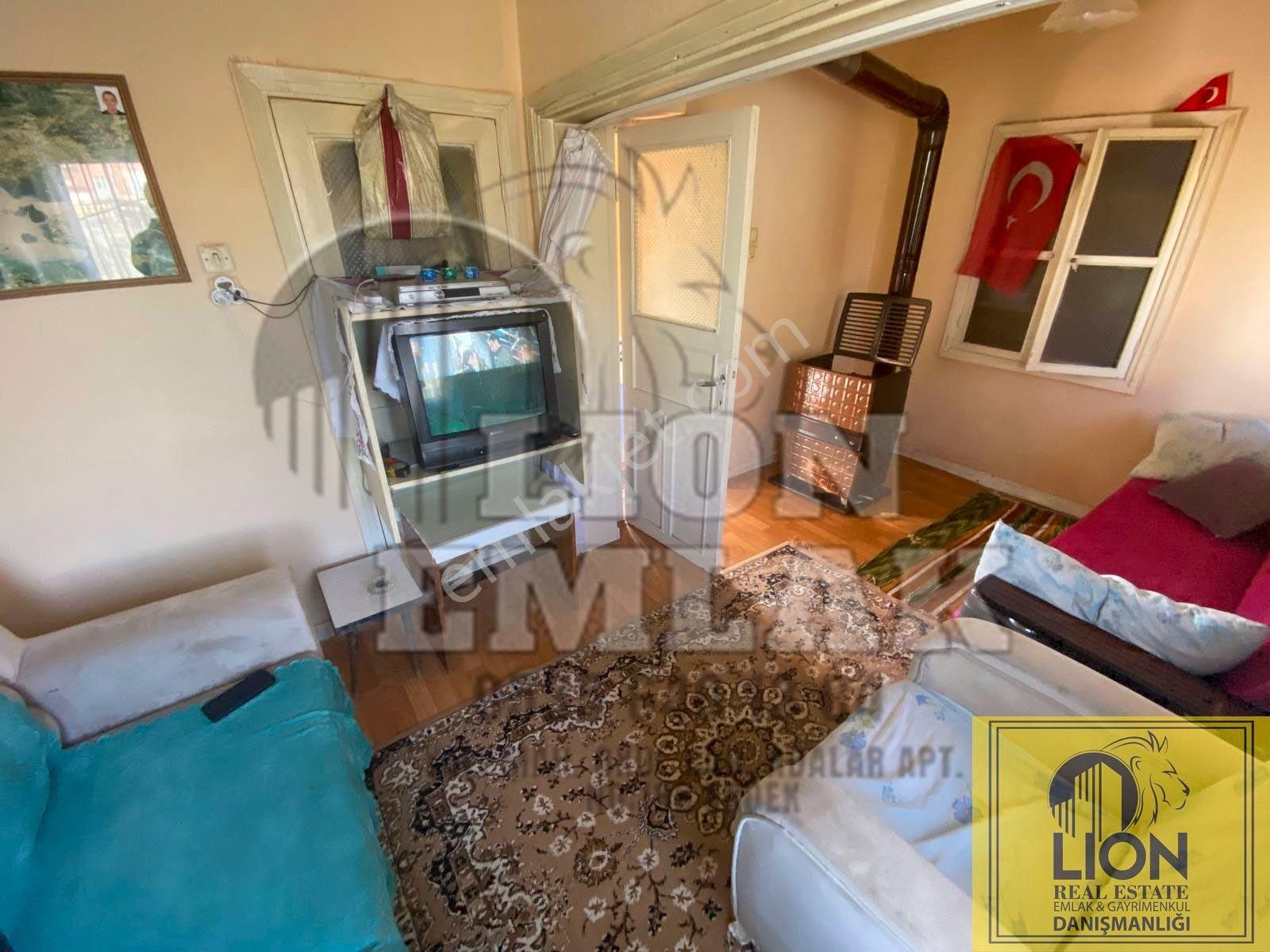 Edincik'de Cumhuriyet Caddesine Yakın 4+0 Bahçeli Müstakil Evimiz Satılıktır