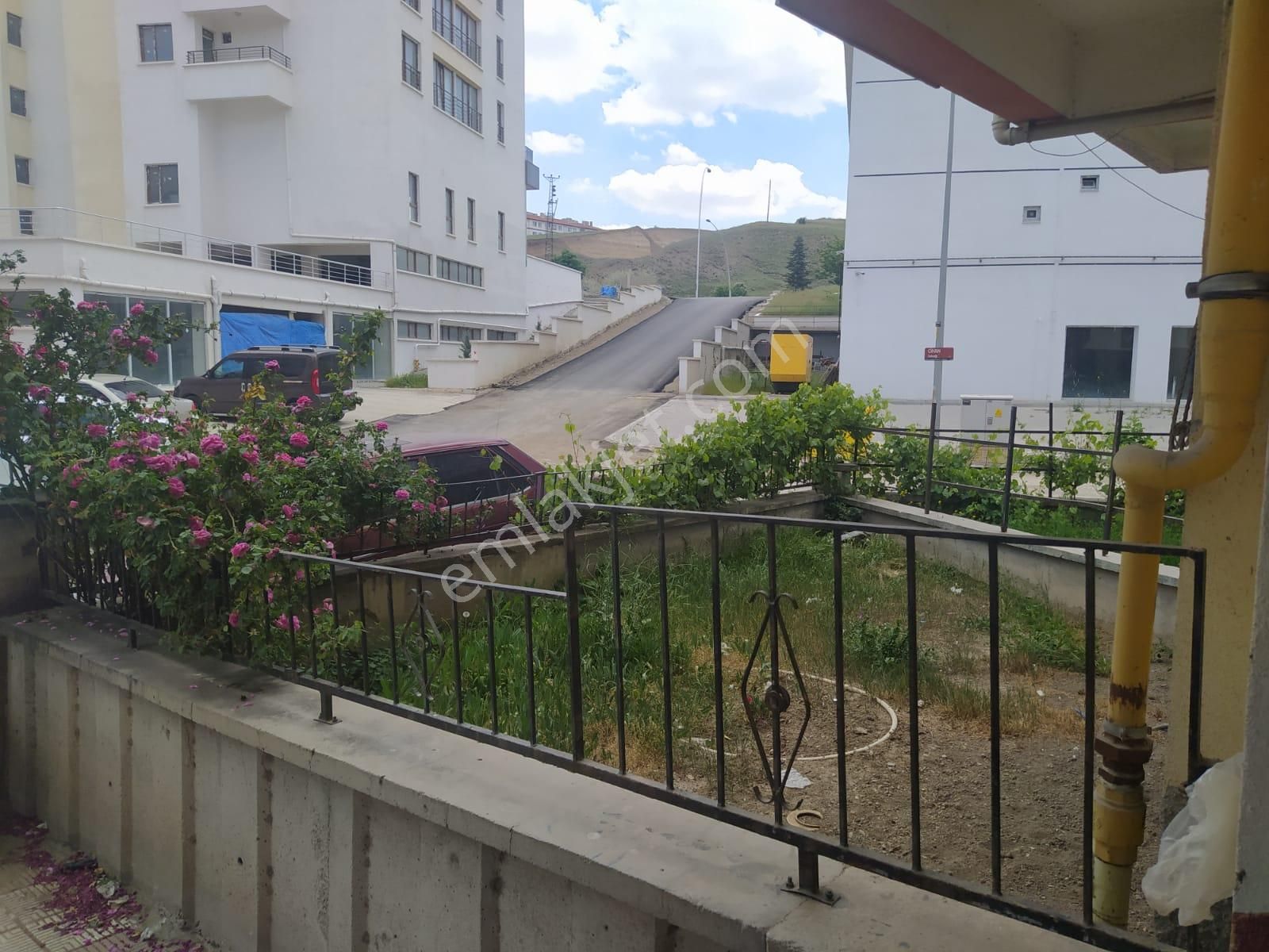 Pursaklar Saray Merkez'de Boş 3+1 Kiralık Daire