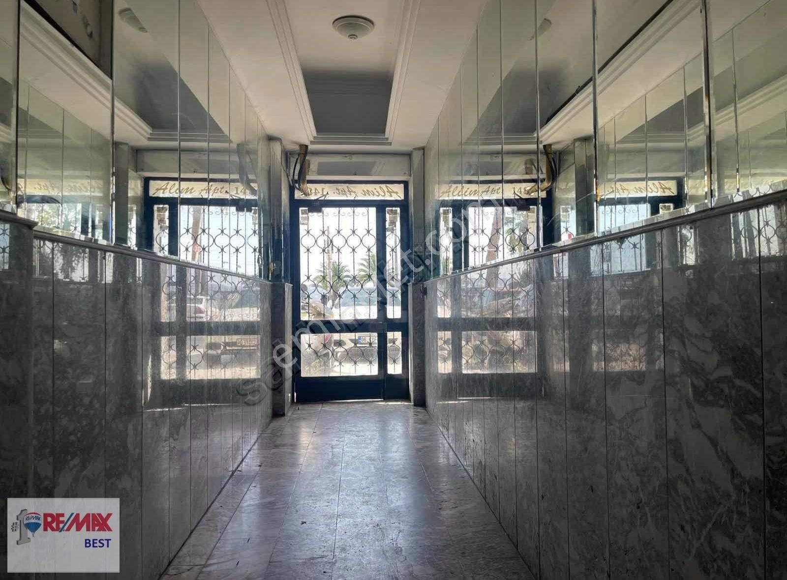 Remax Metin Şimşek'ten Karşıyaka Yalısında Satılık 3+1
