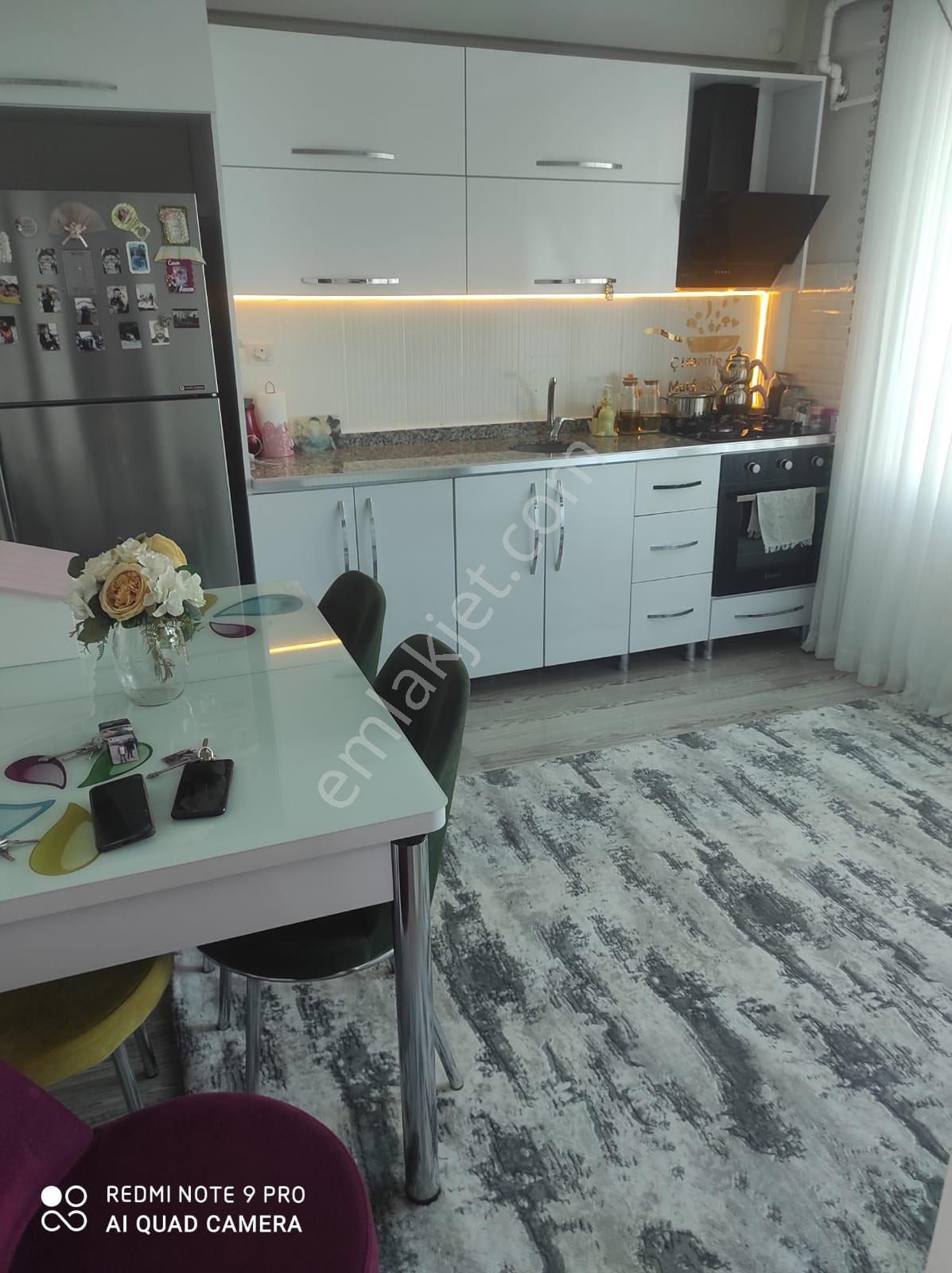 Ahmet Kaya Caddesi Mehmetçik Okulu Civarı Satılık Dairemiz