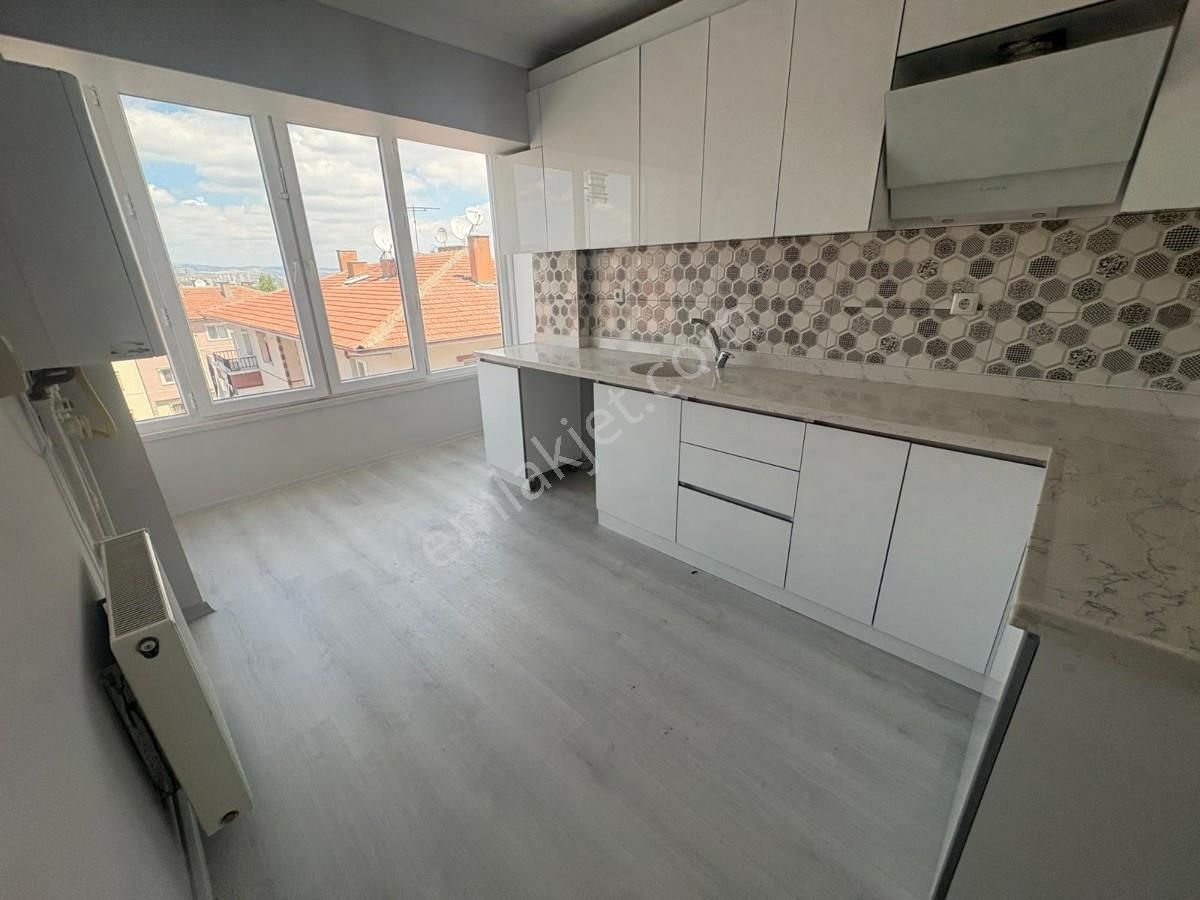 Tandoğan Mahallesinde 3+1 Full Yapılı Daire