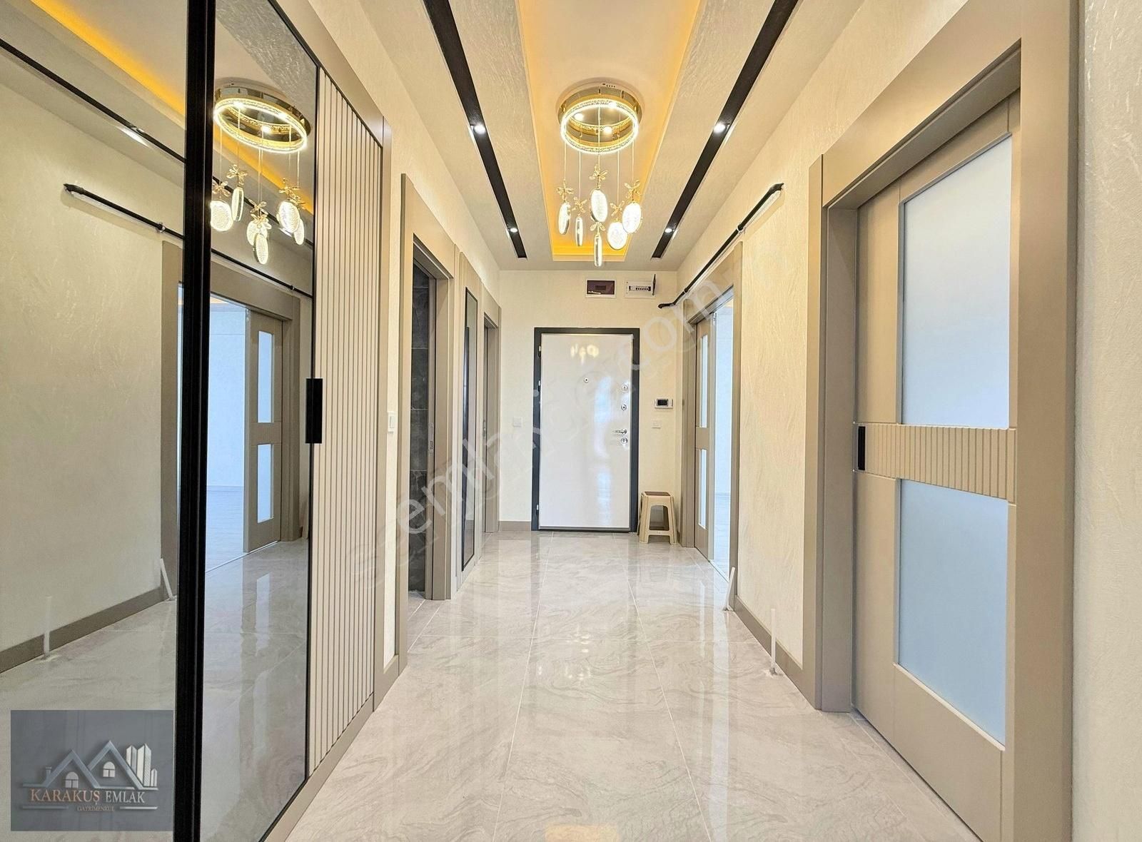 Karakuş █ Şehrin Kalbinde, Cadde Üstü Ultralüks Yapılı Sıfır 2+1