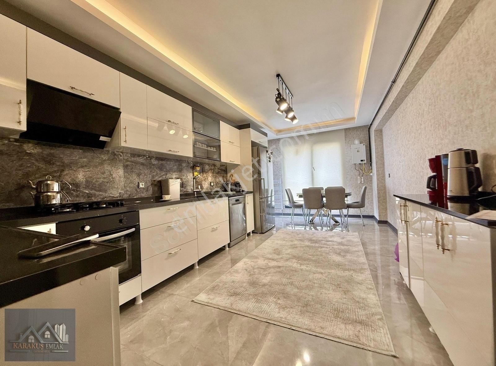 Karakuş'tan █ Lüks Site'de, G.odalı, 5.kat Güney Cephe 190m² 4+1