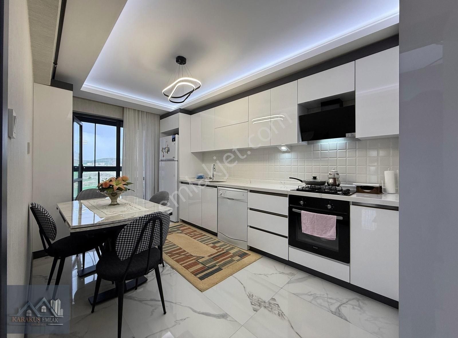 Karakuş'tan█ Hastane Yakını, Asansörlü Güney Cephe 1.kat Lüx 3+1