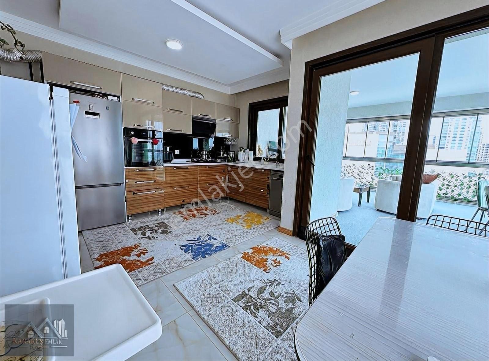 Karakuş'tan █ Bulvar Üstü, Hastane Karşısı Site'de 160m² Lüx 3+1