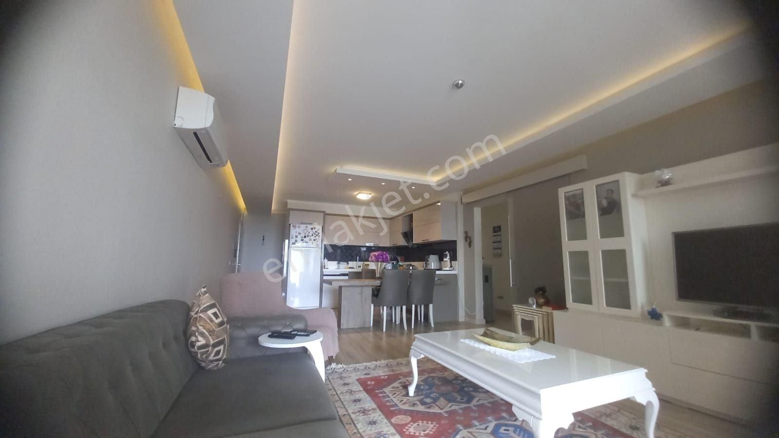 Kuşadasında Kısmi Deniz Manzaralı Satılık 3+1 Daire