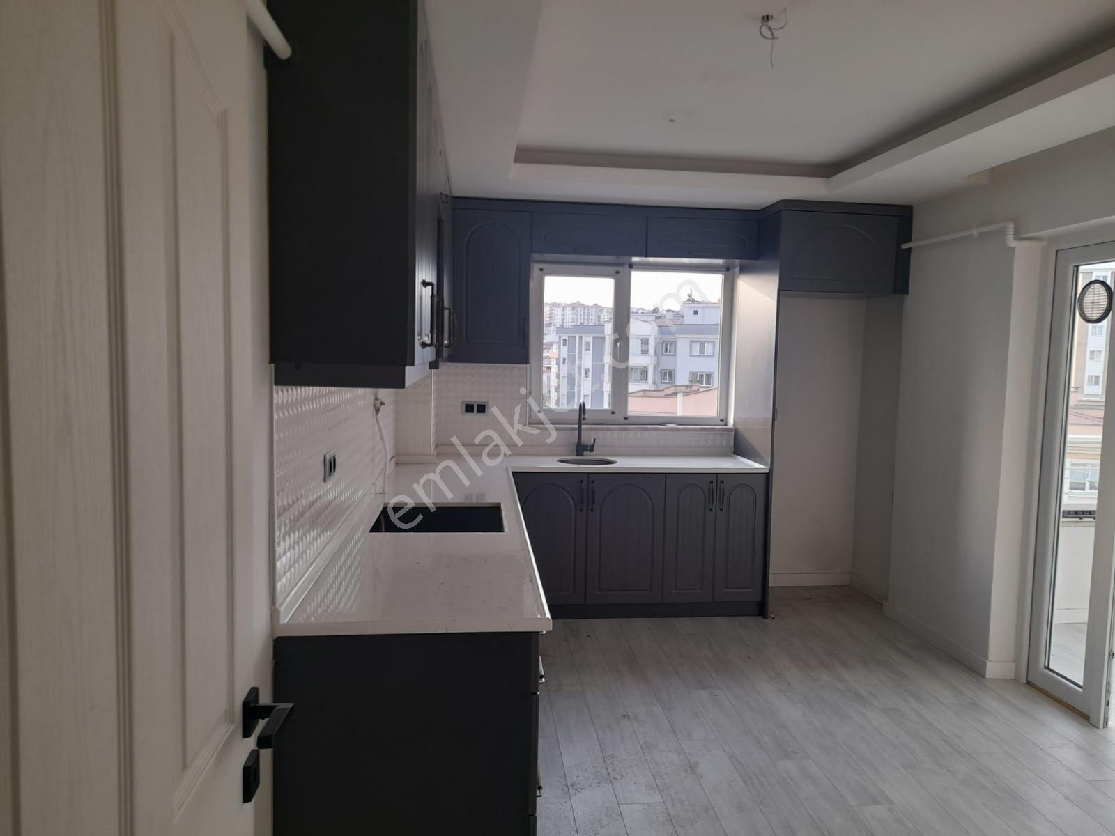 Rekoor Emlaktan Duruşehirde 3+1 Kiralık Daire