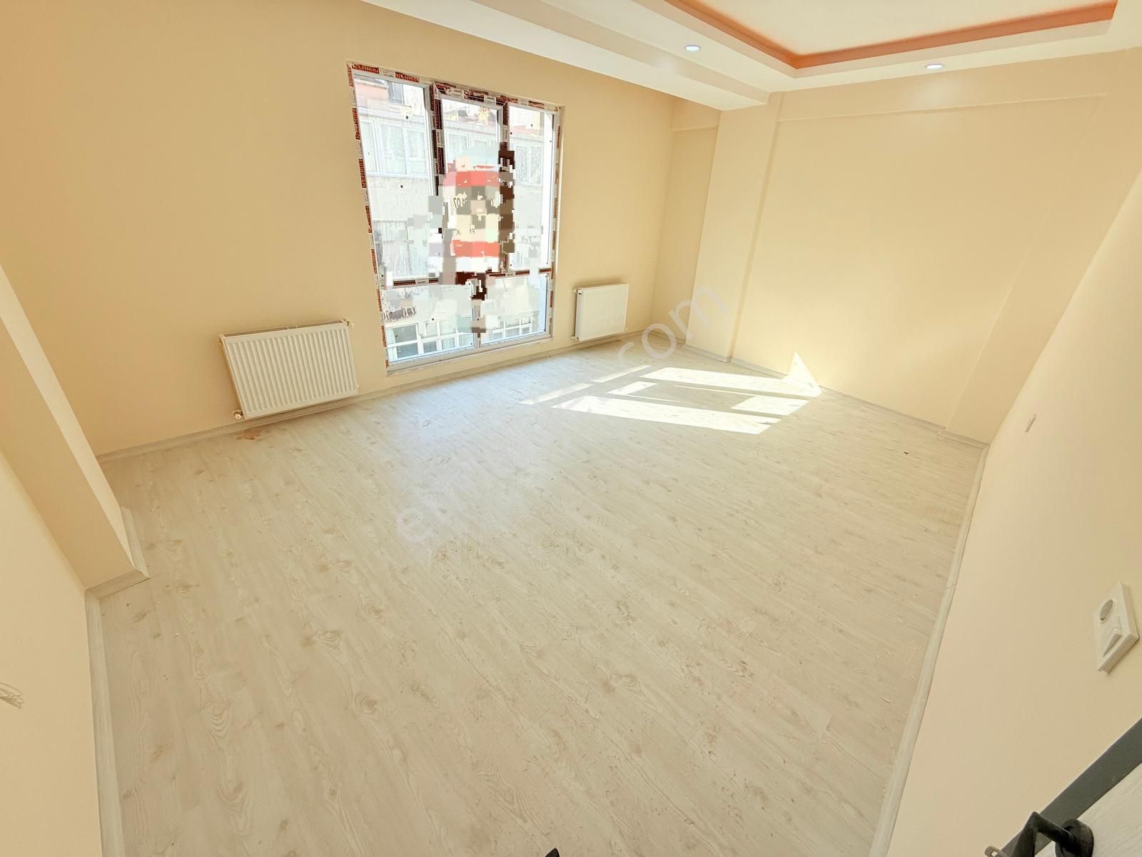 Üç Kardeşler'dn Ugurmmcu Mah Cadeye Yakın 120m² 3+1 2.kat Daire