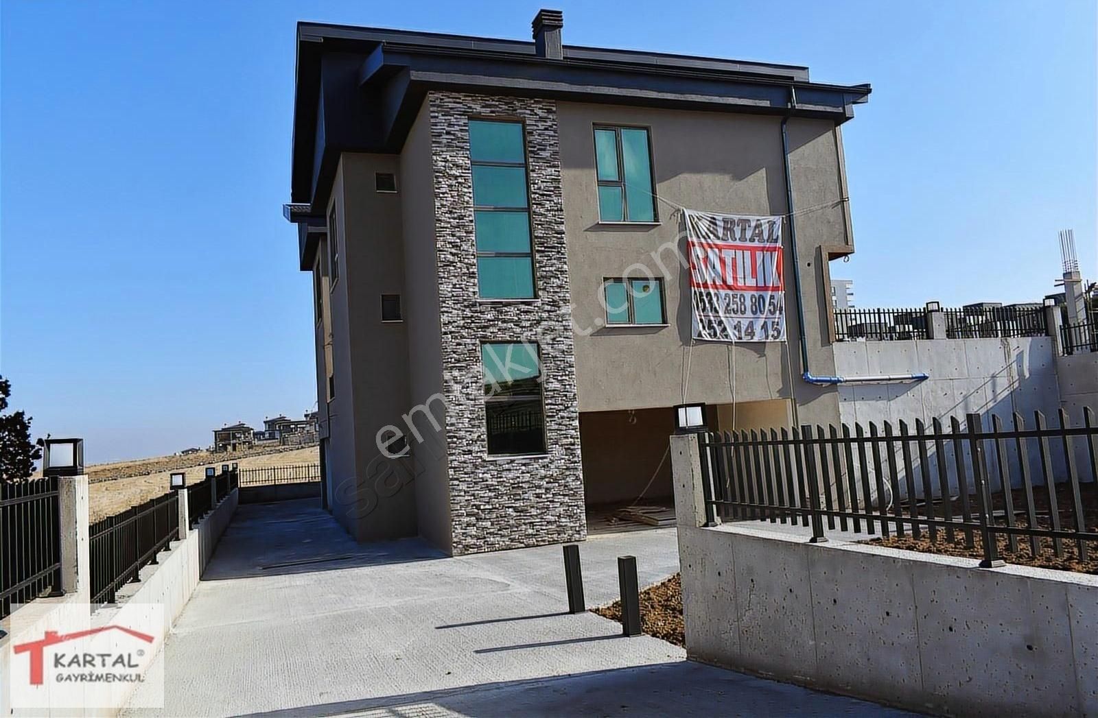 Zirve Cadesi Cepheli Extra Yapılı Geniş Bahçeli Sıfır Villa