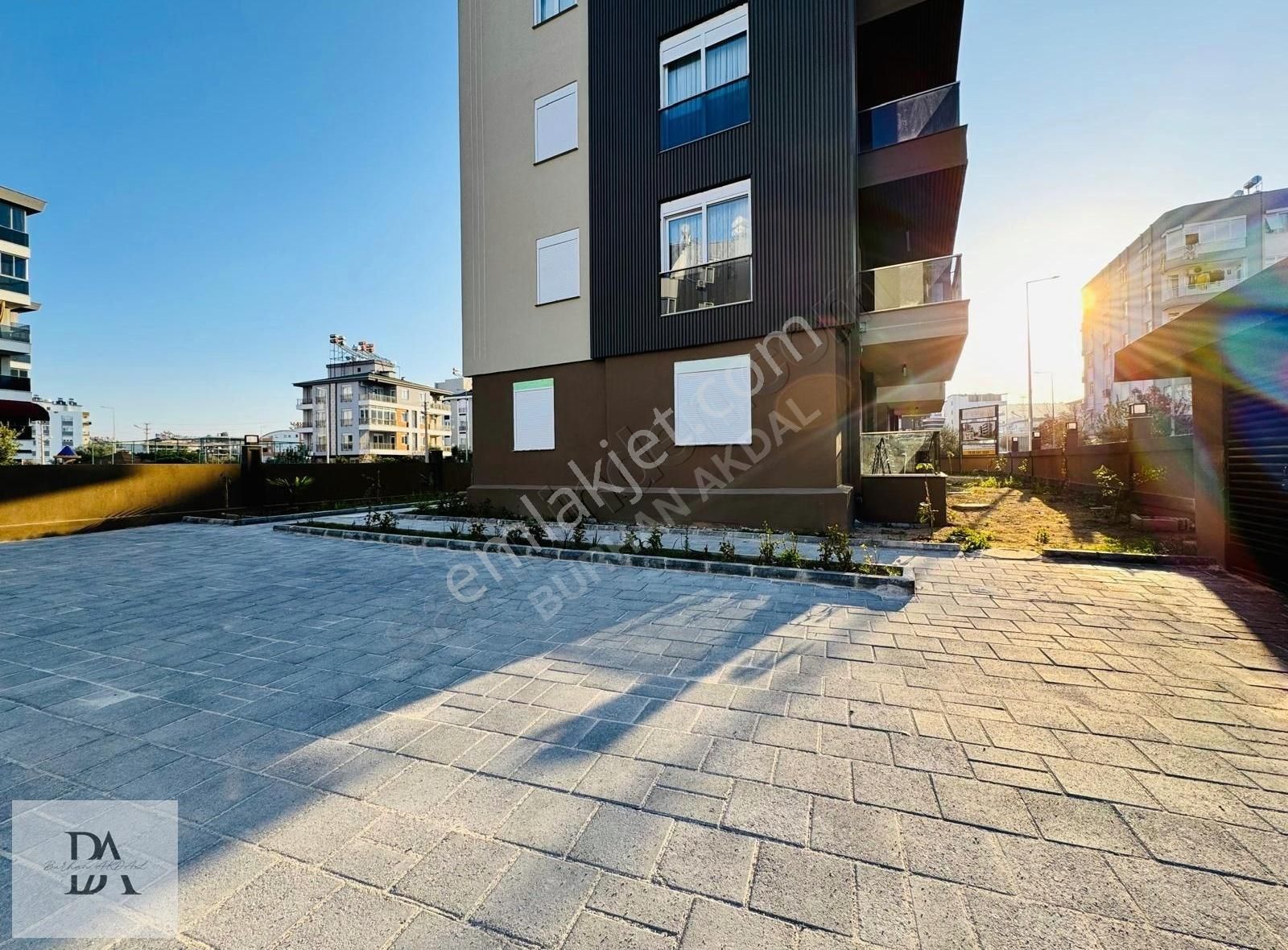 Varsağın En İyi Bölgesinde Katta Asansörlü 2+1 Daire - Görsel 3