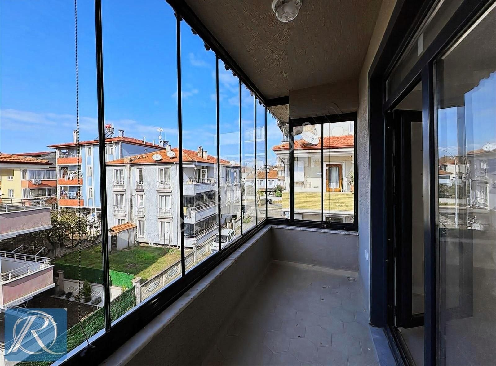 Karasu Plaj Merkezde Ara Kat Birinci Sınıf İşçilik Sıfır Daire - Görsel 6