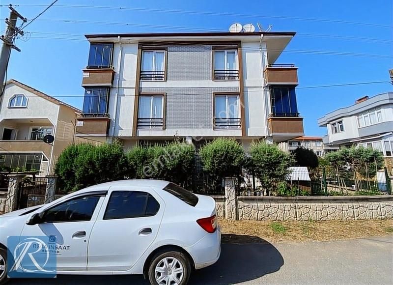 Denize Çok Yakın Müstakil Bahçeli Geniş Ve Ferah Daire