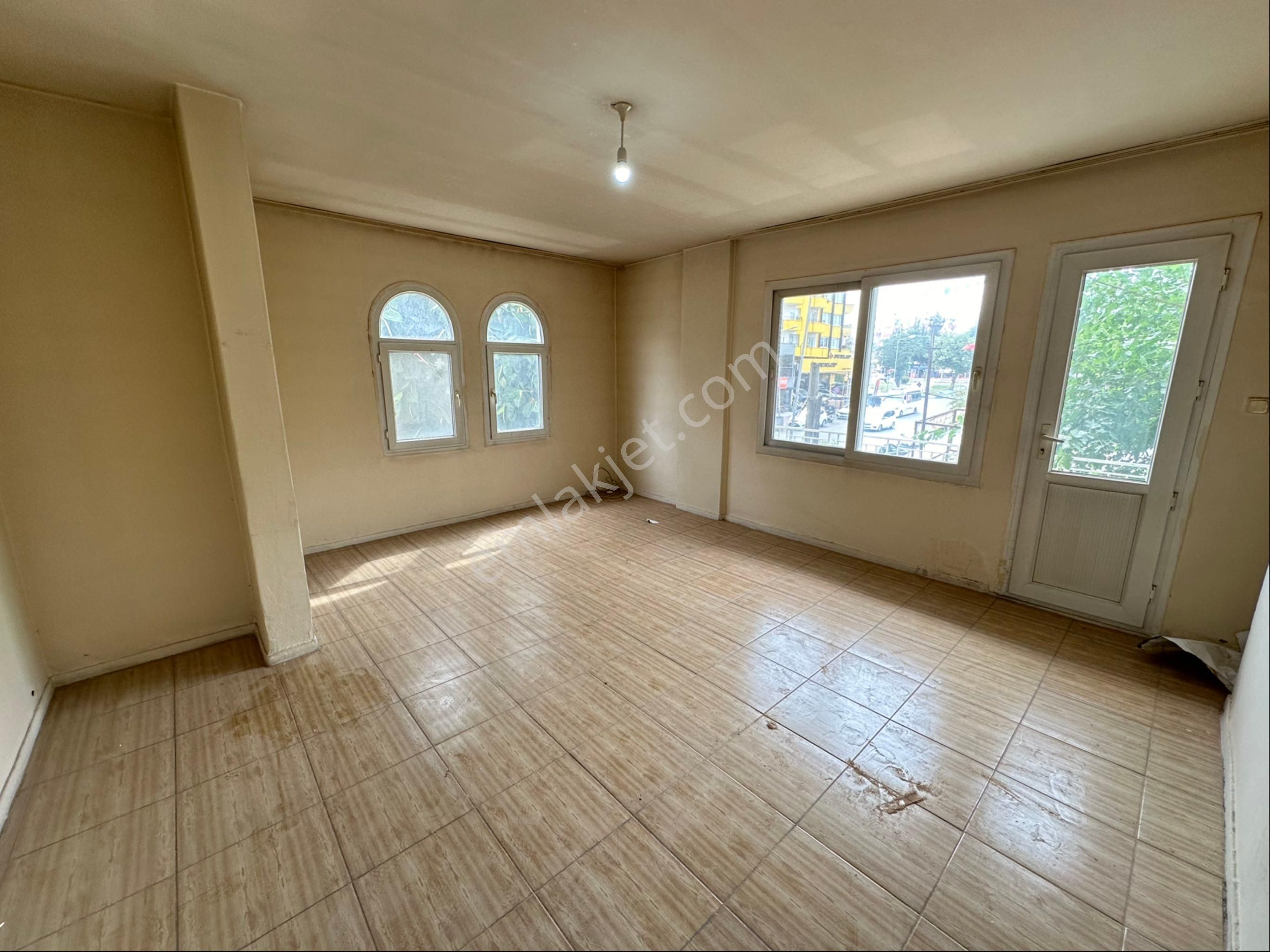 Parla' Dan Merkezi Konumda Kiralık Geniş Oturumlu Daire