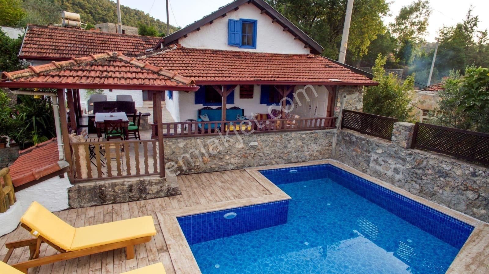Fethiye Kayaköy’de Tarihle İç İçe, Özel Havuzlu Taş Ev Ve Misafirhane