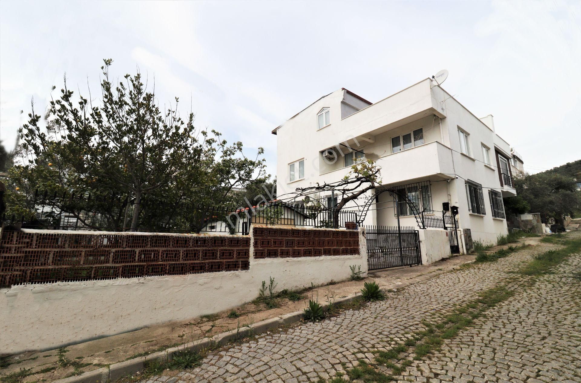Aygülden Güre'de 425 M2 Arsa İçi Tam Bağımsız Fuleşyalı Otoparklı Jeotermalli Acil 6+3 Satılık Villa