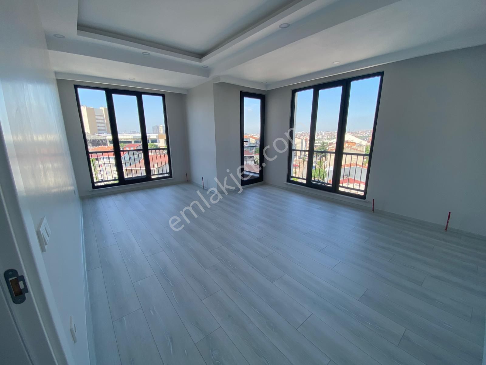 Karayollarında Yeni Binada 9.katta 2+1 90m2 Daire
