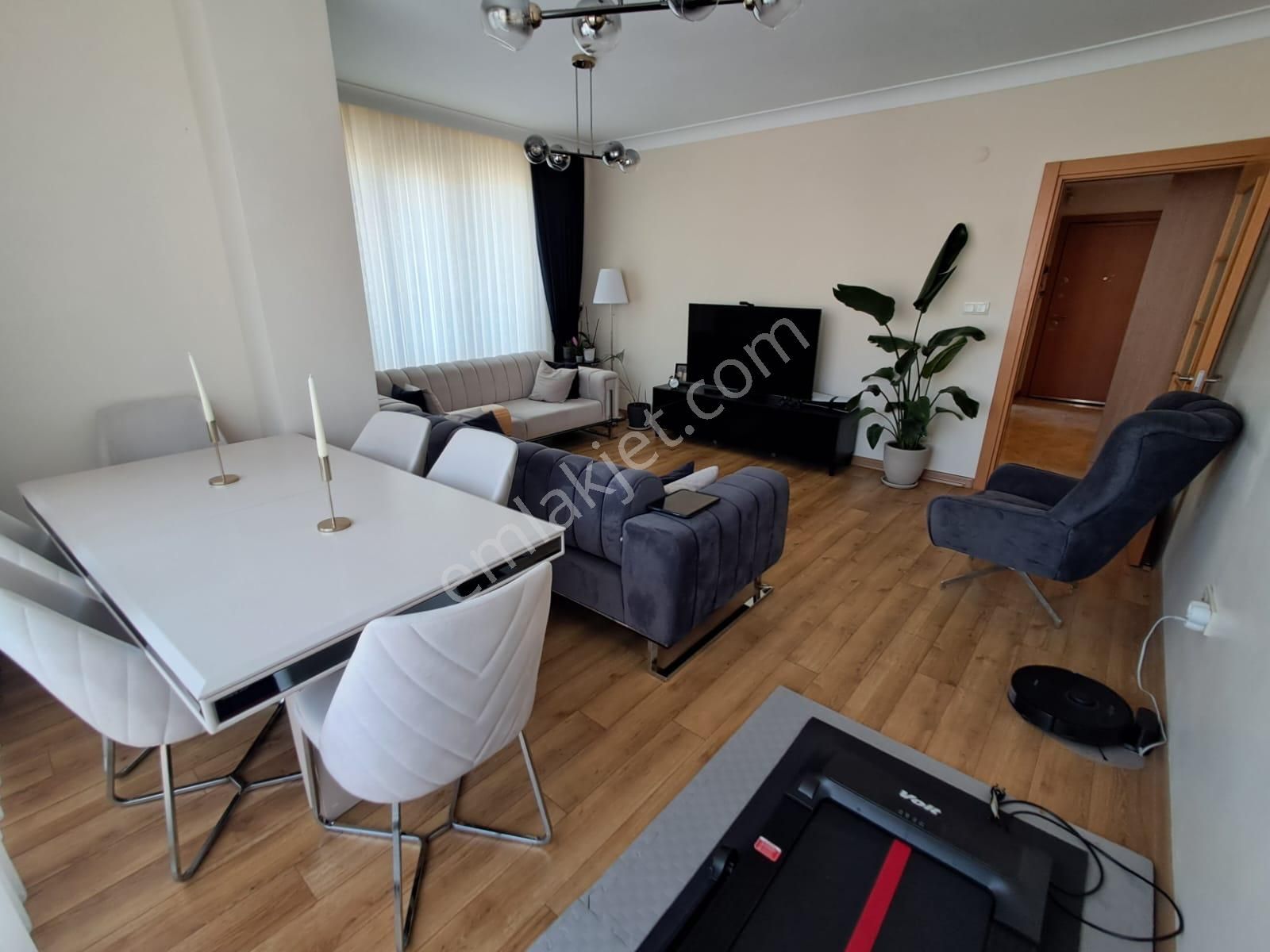 Oryaştan Ataşehir İçerenköyde 9 Yıllık Binada 110m2 3+1 Arakat