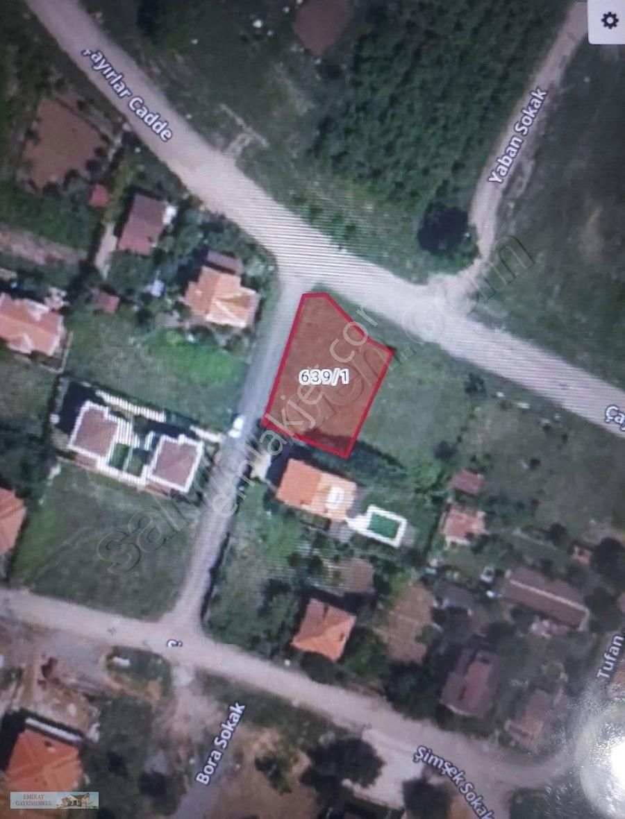 Şile Çavuş Mah. Çayırlar Cad.köşe Parsel 460 M2 İmarlı Arsa