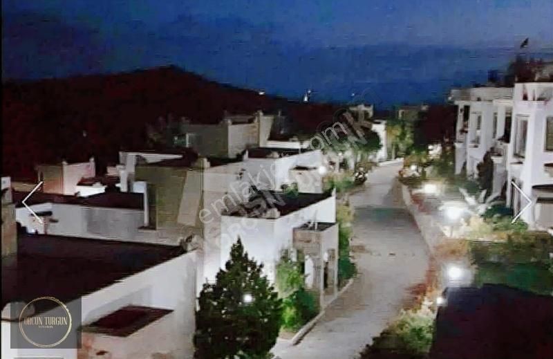 Bodrum Gümüşlük Sosyal Tesisli Sitede Manzaralı Bahçekatı