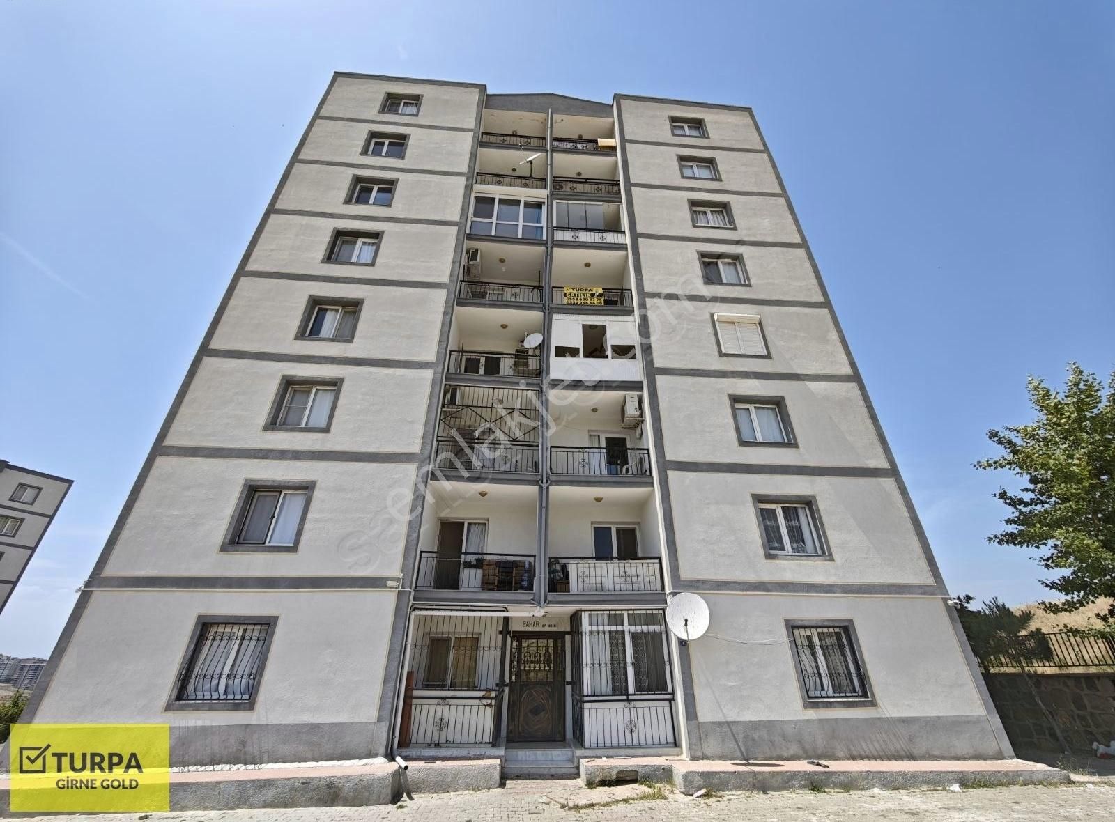 Çiğli Harmandalı'da Satılık 3+1 Ara Kat Daire